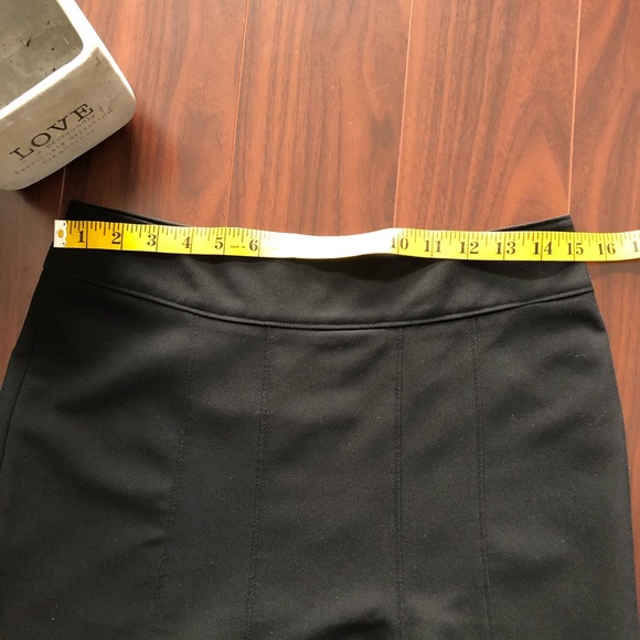 Black flippy or tulip skirt from RW&Co - Picture 2 of 4